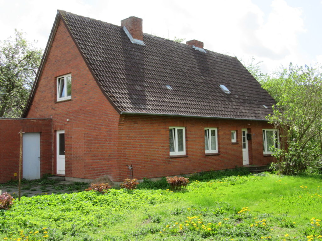 Für Handwerker!  Solides, großzügiges Ein- Zweifamilienhaus  für die große Familie oder als 2-Generationenhaus  in ruhiger Lage!