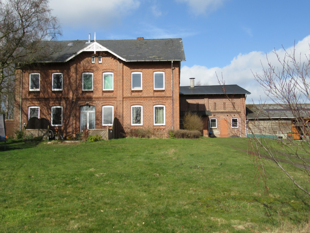 Schöner Resthof/Reitanlage für Pferdeliebhaber!