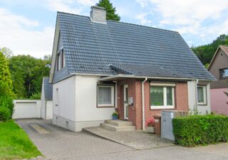 Einfamilienhaus in bevorzugter Kieler Randlage mit wundervollem, großen Gartengrundstück