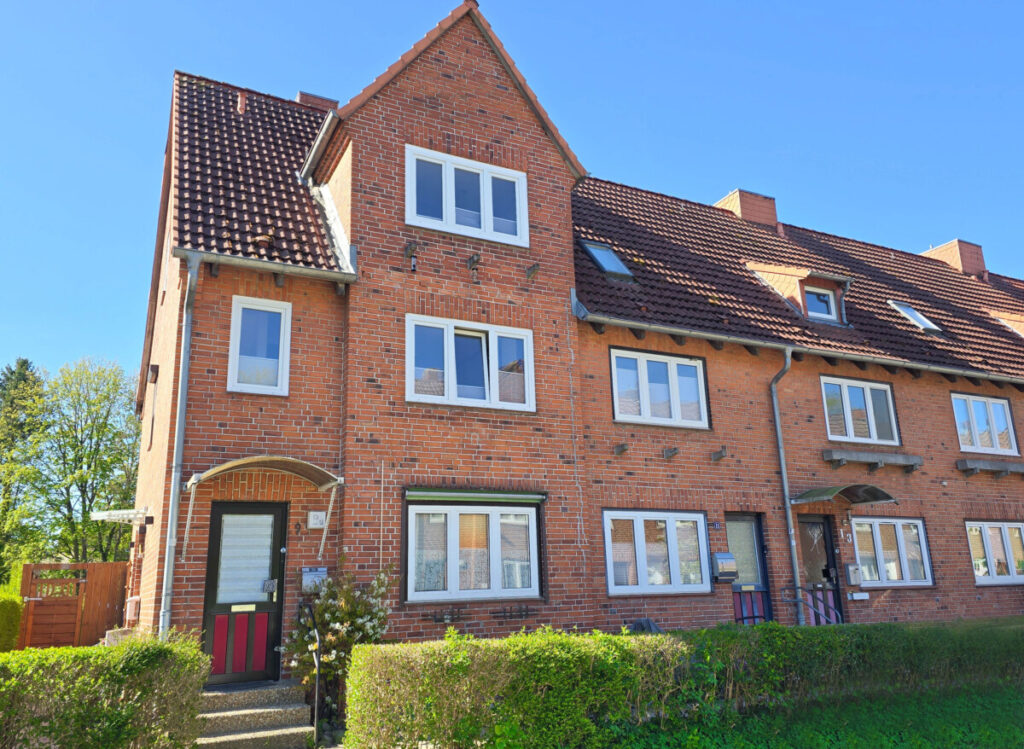 Attraktive 2-Zimmer Eigentumswohnung im Reihenendhaus mit Gartenanteil und Sonnen-Terrasse Attraktive 2-Zimmer Eigentumswohnung im Reihenendhaus mit Gartenanteil und Sonnen-Terrasse